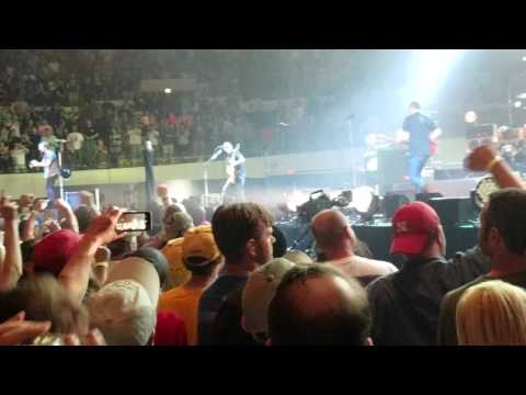 Pearl Jam - Alive  (4/18/16 Hampton, VA)