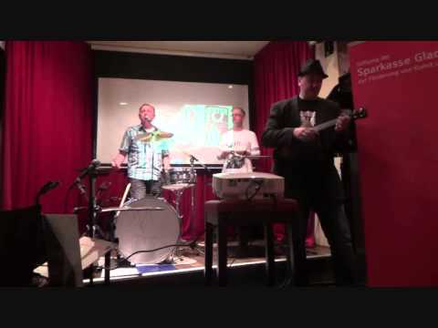 Trio "Da Da Da" zur Peter Behrens Lesung "Der Clown mit der Trommel"