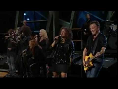 A fine boy (live 2009 ) darlene love & bruce springsteen