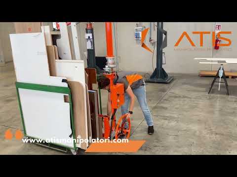 Bras articulé de manutention pour panneaux