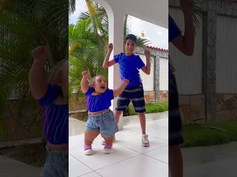 Dancinha Trend com MC Divertida e Henrique #shorts - Clau Santana