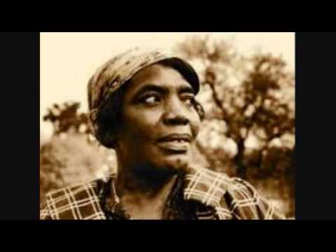 Bessie Jones and Georgia Sea Island Singers - O Death