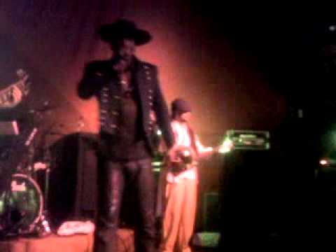 Eek a Mouse e Leões de Israel na Biruta [Live in Fortaleza, Brazil - 19/06/2010]