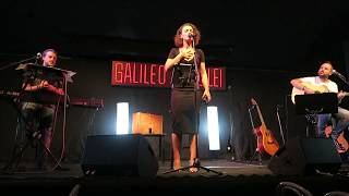 Mara Barros Si la luna cae Sala Galileo 21 07 2017