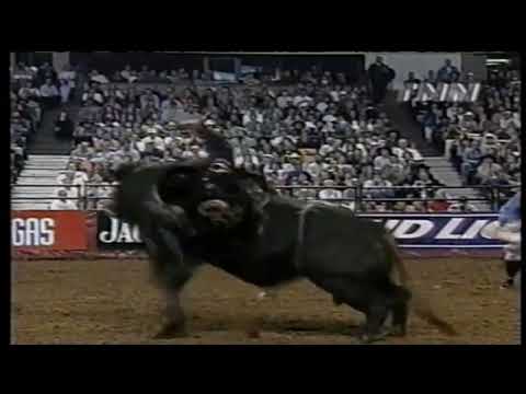 Adriano Moraes vs Charlie Brown - 00 PBR Worcester (88 pts)