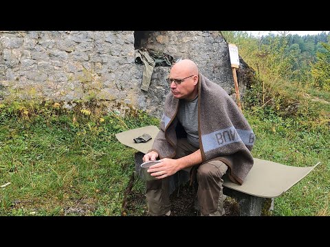 Indian Summer an meinem Wohlfühlplatz Erster Regen im Belgischen Para Commando Zelt