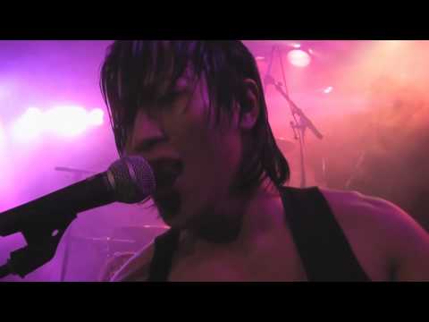 Gutless - Hit Me - Live @ Club Centurion på Parken 10/6-2011