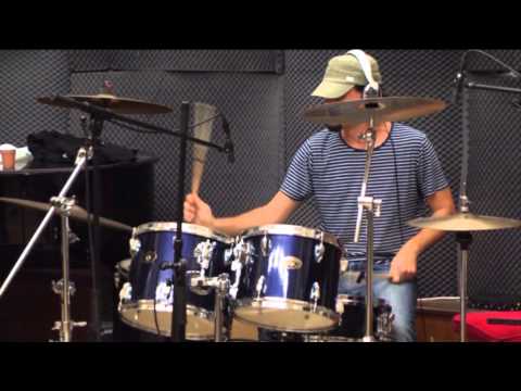 AGORA - Toti la fel (live la Sala de Repetitii - Radio 3 Net Florian Pittis)