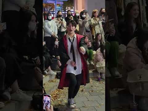 홍대버스킹 221027 강신화, 이찬욱 - New Face (PSY Dance cover) (HALLOWEEN BUSKING)