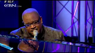 Kevin Levar sings &quot;A Heart that Forgives.&quot; - CBN.com