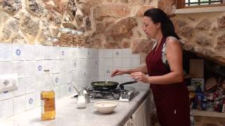 preview picture of video 'Lezioni di cucina salentina: peperoni stuzzicanti (tasty peppers from Puglia, Italy'
