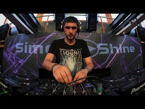 Simon O'Shine - Your Distant World