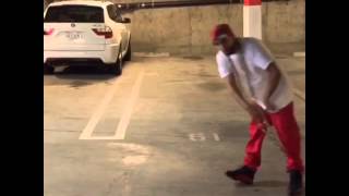 Do your chain hang low? (vine)