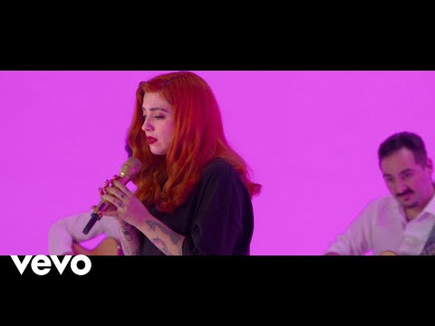 Mon Laferte - Se Va La Vida (En Vivo)