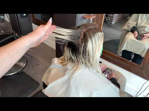 Highlight tutorial: getting super blonde in one appointment - max blonding - white blonde hair