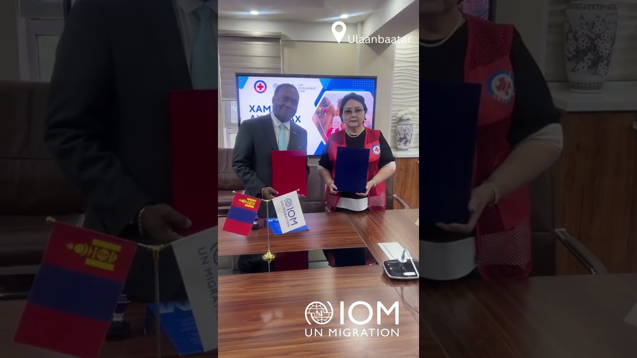 Signing ceremony with MRCS