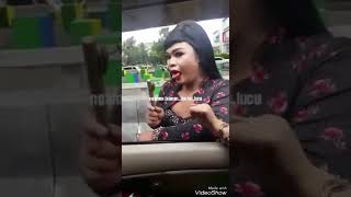 Download lagu Banci ngamen....ha ha....Lucu mp3