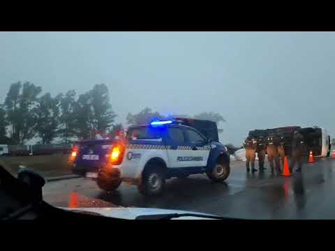 Tumbó un camión en cercanías al peaje de Estación General Paz