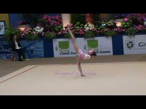 Gillian LEOPOLD (FRA) ball - 2014 Corbeil AA