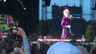 Just like a pill - Pink Beautiful Trauma Tour (Malieveld 11-8-19)