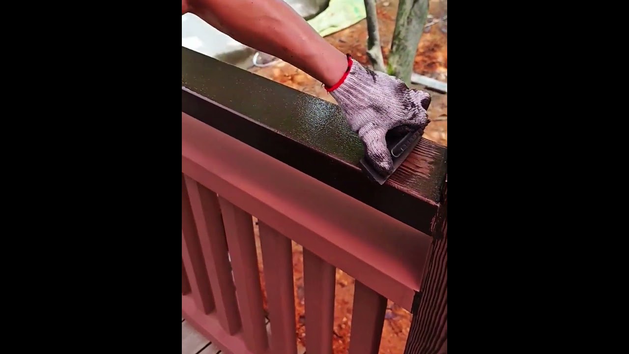 Paint the process of drawing wood grain- Good tools and machinery make work easy