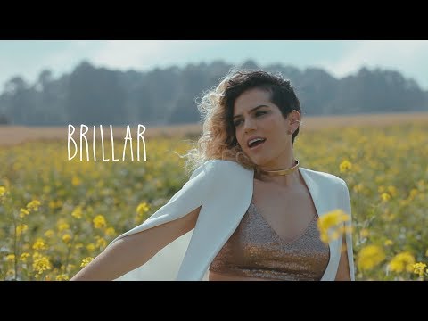 María Bernal - Brillar (Letra / Lyric Video)