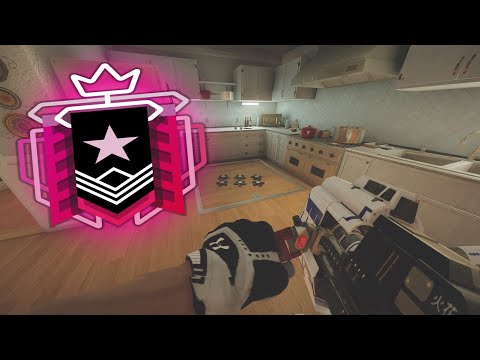 HOW THE #1 CONTROLLER CHAMPION PLAYS RANKED - Rainbow Six Siege Console