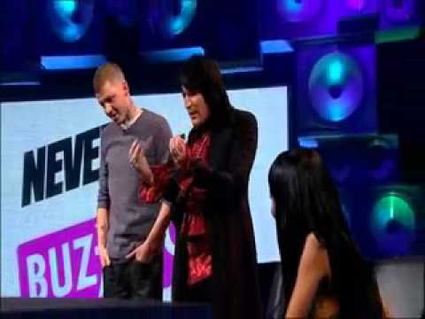 Noel Fielding, Black Eyed Peas Intro - I gotta feeling