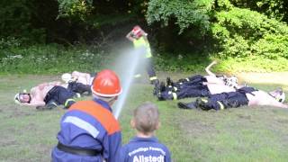 preview picture of video 'Cold Water Challenge 2014 Feuerwehr Allstedt'
