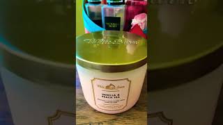 Bath&amp;bodyworks candle 🕯 vanilla &amp;peach tea ☕️ ❤️😋