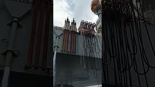 Download lagu Tampak Bawah Kaki Rig Pengeboran Lepas Pantai mp3