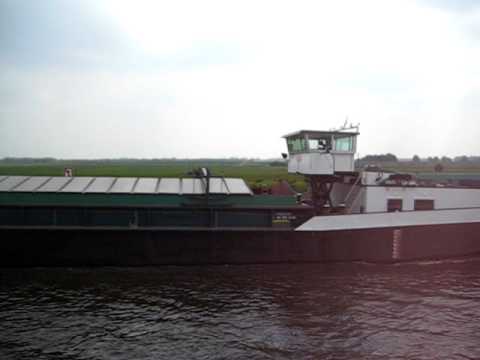 Vorbeifahrt Binnenschiff Inga R. - GMS - 02321287 am Schreibpegel Reithörne