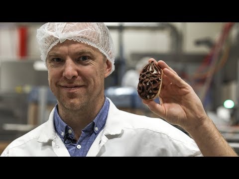 På besök i glassfabriken - så gör man glassbåtar