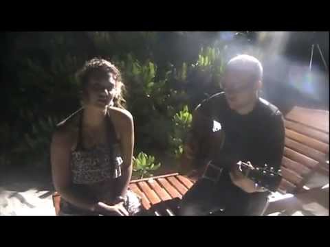 Vanessa Krasniqi & Thomas Pegram - Run auf den Malediven