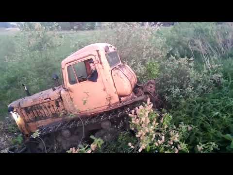 Дт-75 хулиганит по ручьям ))