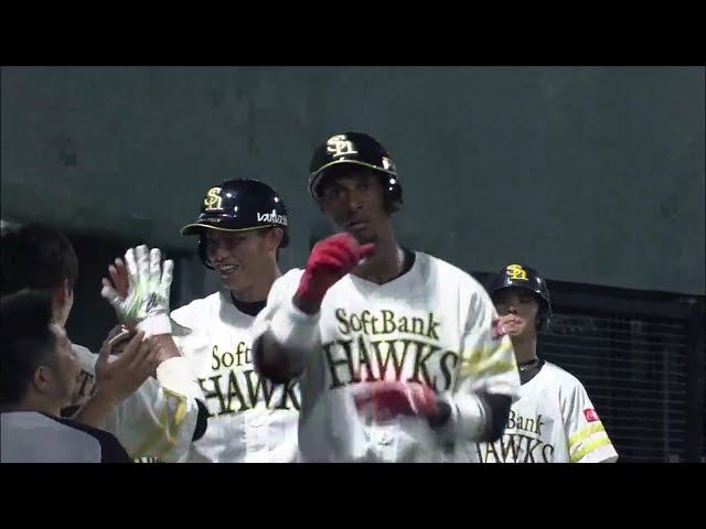 【ファーム】今度は右へ一発!! ホークス・グラシアル この試合2本目のホームラン!! 2018/8/11 H-C(ファーム)