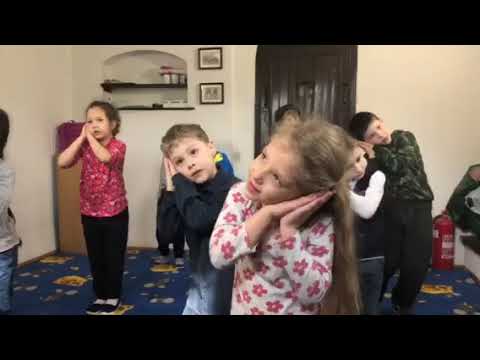 Dečica iz Sadka igraju uz Kaljinku