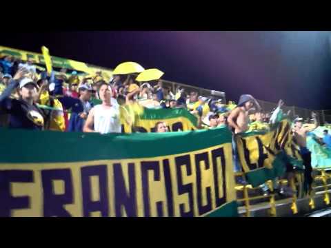 "La hinchada del leopardo en el clásico en bogota,Bmanga Vs cucuta, FORTALEZA LEOPARDA SUR 2015" Barra: Fortaleza Leoparda Sur • Club: Atlético Bucaramanga • País: Colombia