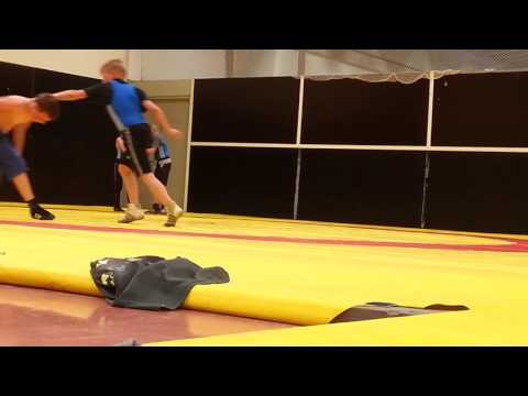 Roope, älykäs painija