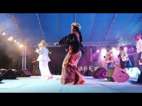 Mercy Chinwo performs "Zombie" by Fela Kuti on stage