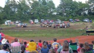 preview picture of video '2009 Sunflower Festival Demolition Derby: Race #3'