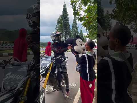 Biker did him dirty 😭#usa