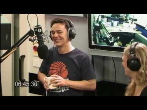 Moyles - is Comedy Dave drunk? (Web Streaming Thu 16 Jul 06:40-06:50)