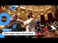 Knippen en sporten in het theater