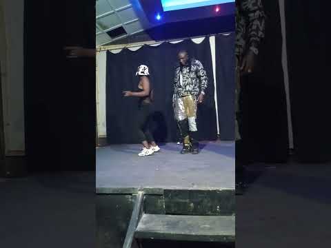 Zizza Bafana performing -Gyayo ntekeyo live