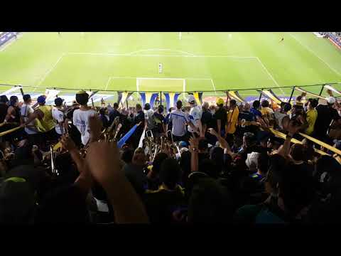 "Yo te sigo yo te quiero, Xq sera q te sigo a todas partes campeón, Sres yo soy de Boca desde la cun" Barra: La 12 • Club: Boca Juniors • País: Argentina