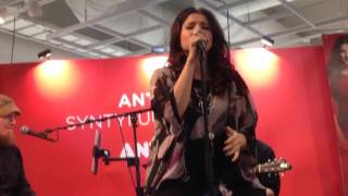 Suvi Teräsniska: Vaiettu rakkaus //LIVE//