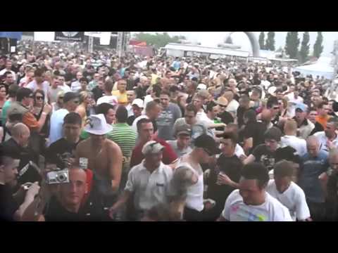 Braincrushers, E-RAYzor, How Hard - Worldwide Movement (Official Music Video)