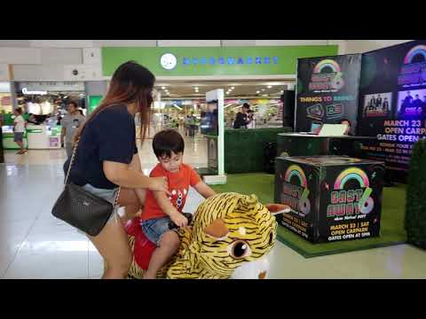 Akii with Mommy and Daddy @ SM Baliuag 03.14.2019