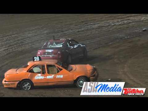 Production Sedans: Maughan and DeVries Crash - Moora Speedway